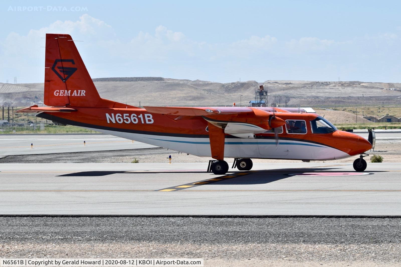 N6561B, 1976 Britten-Norman BN-2A-20 Islander C/N 520, Taxiing on Alpha.