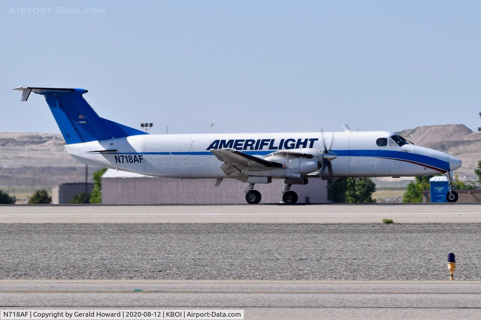 N718AF, 1991 Beech 1900C C/N UC-162, Landing roll out on 28R.