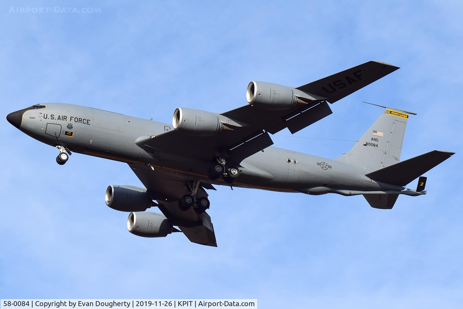 58-0084, 1958 Boeing KC-135T Stratotanker C/N 17829, On final for RWY 28L