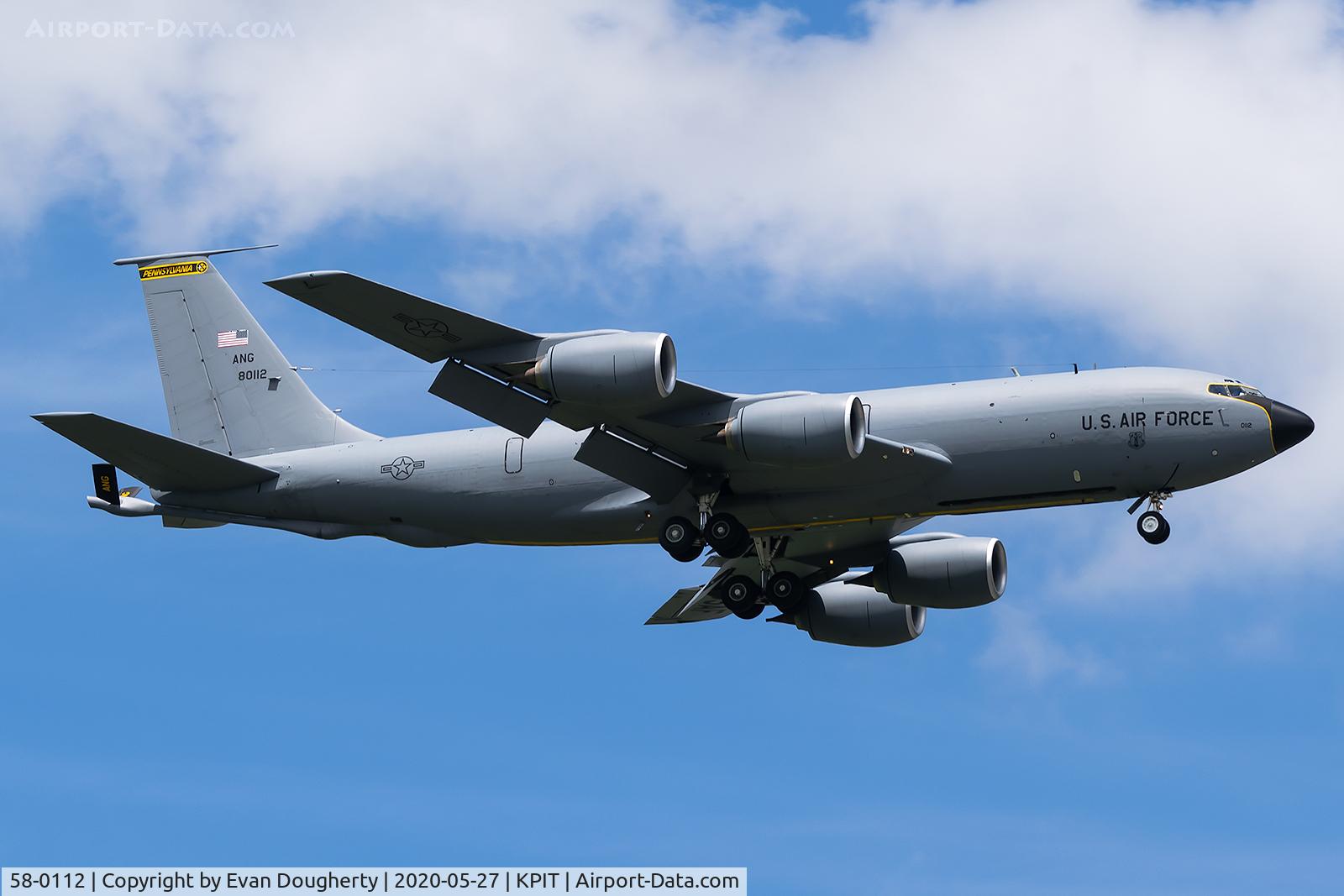 58-0112, 1958 Boeing KC-135T Stratotanker C/N 17857, Approaching RWY 10L
