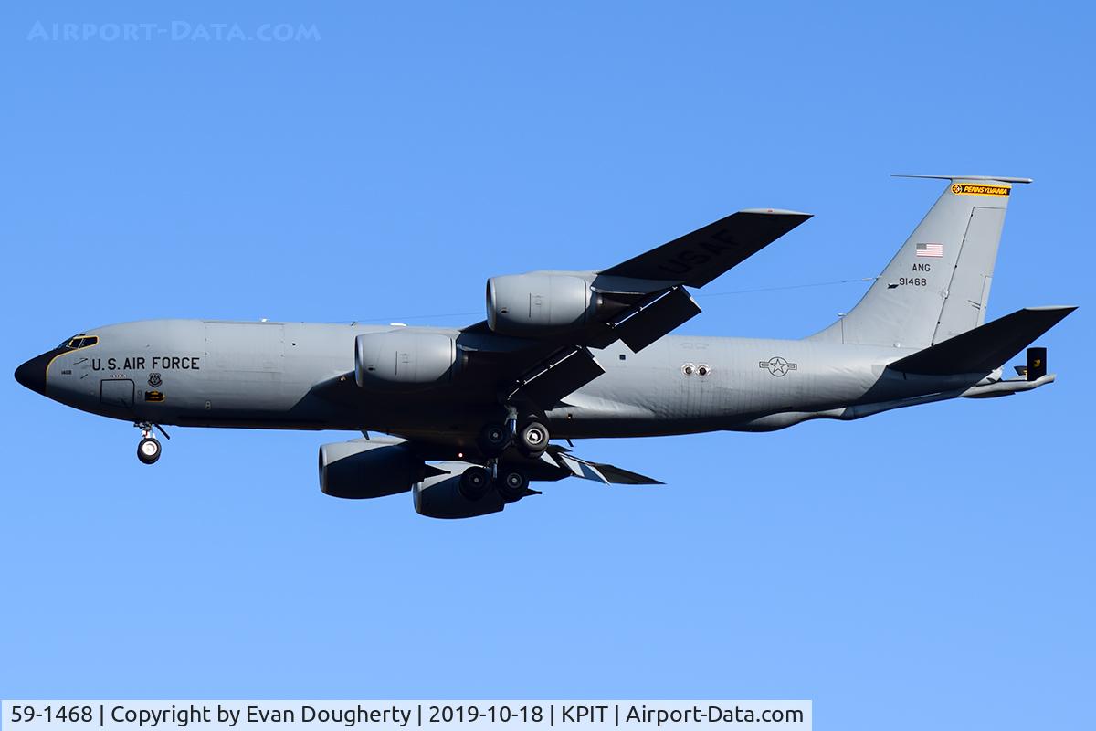 59-1468, 1959 Boeing KC-135T Stratotanker C/N 17956, Morning pattern work