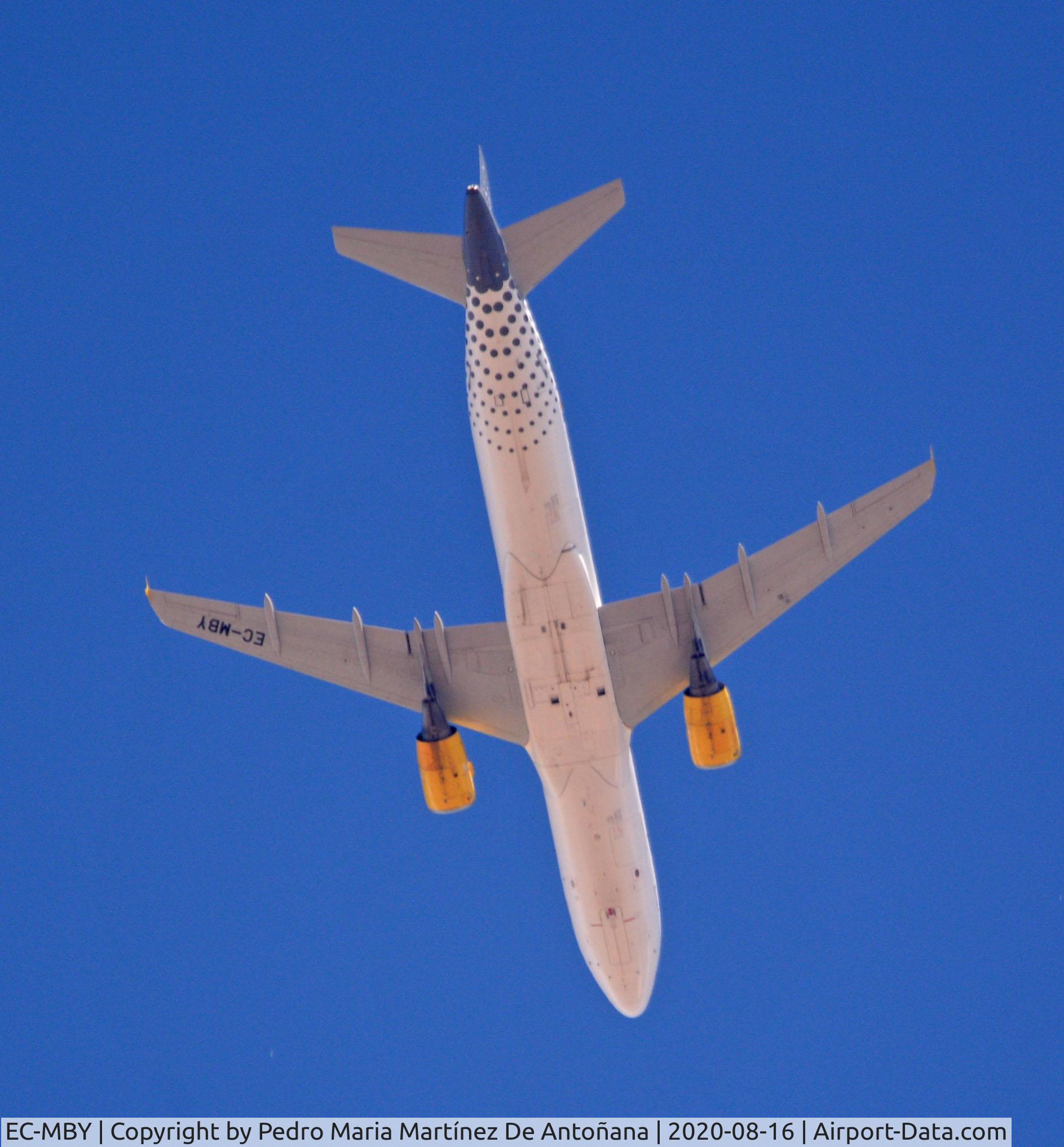 EC-MBY, 2011 Airbus A320-214 C/N 4674, Ventas de Armentia - Condado de Treviño - España