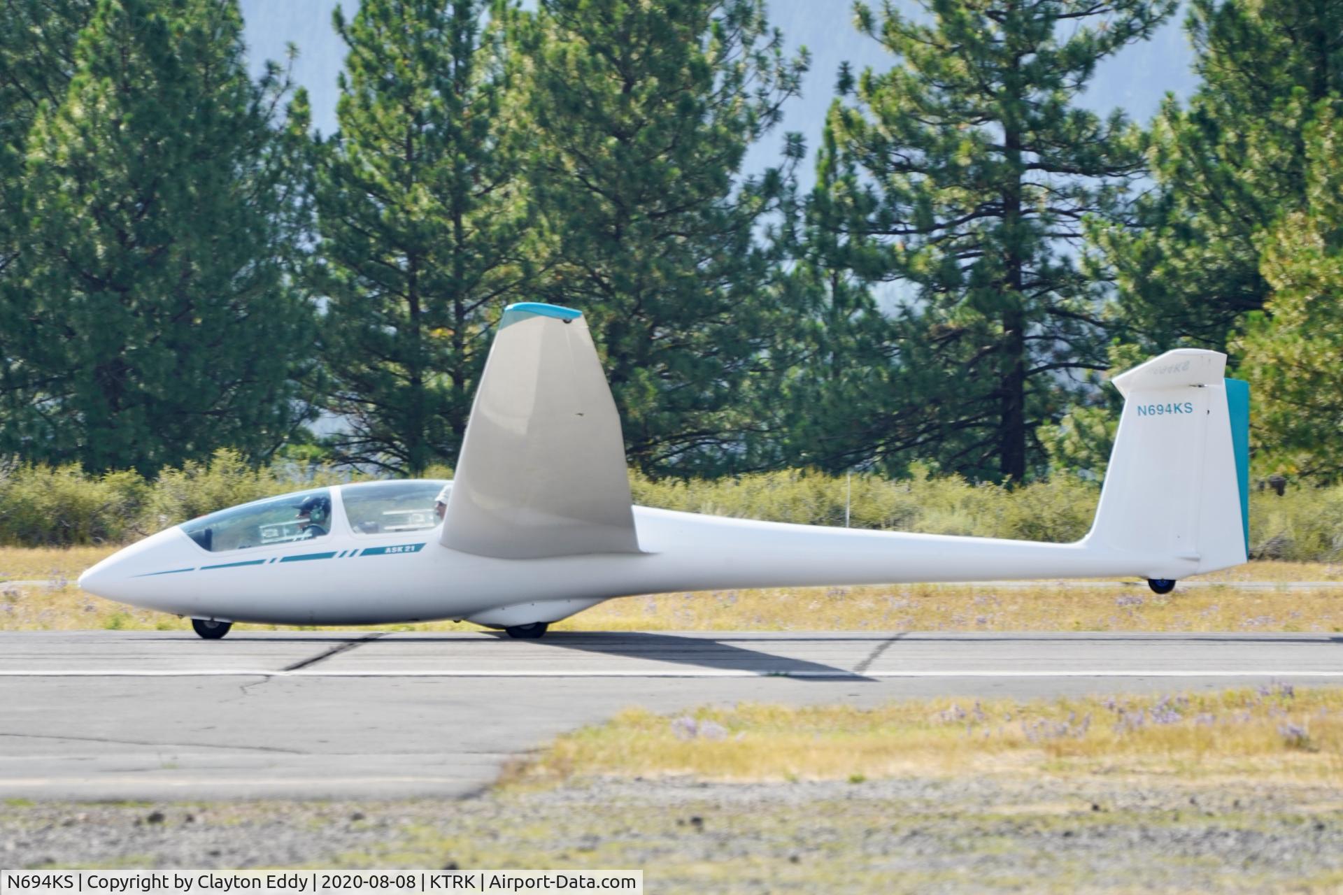 N694KS, 1984 Schleicher ASK-21 C/N 21219, Truckee airport California 2020.
