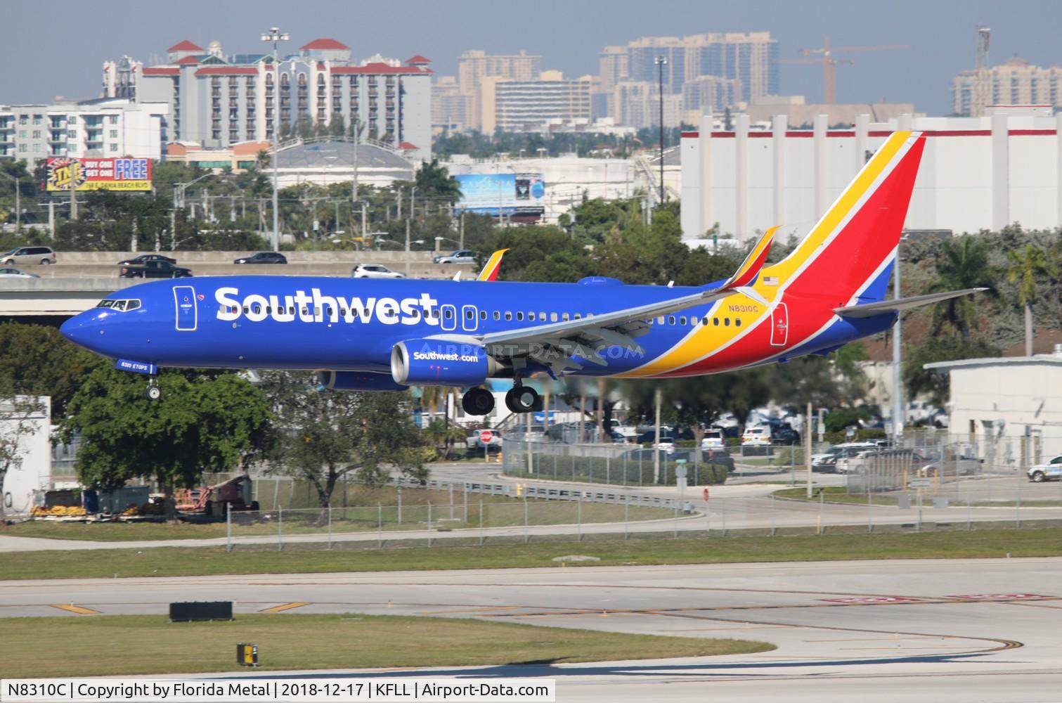 N8310C, 2012 Boeing 737-8H4 C/N 38807, WN 737-800