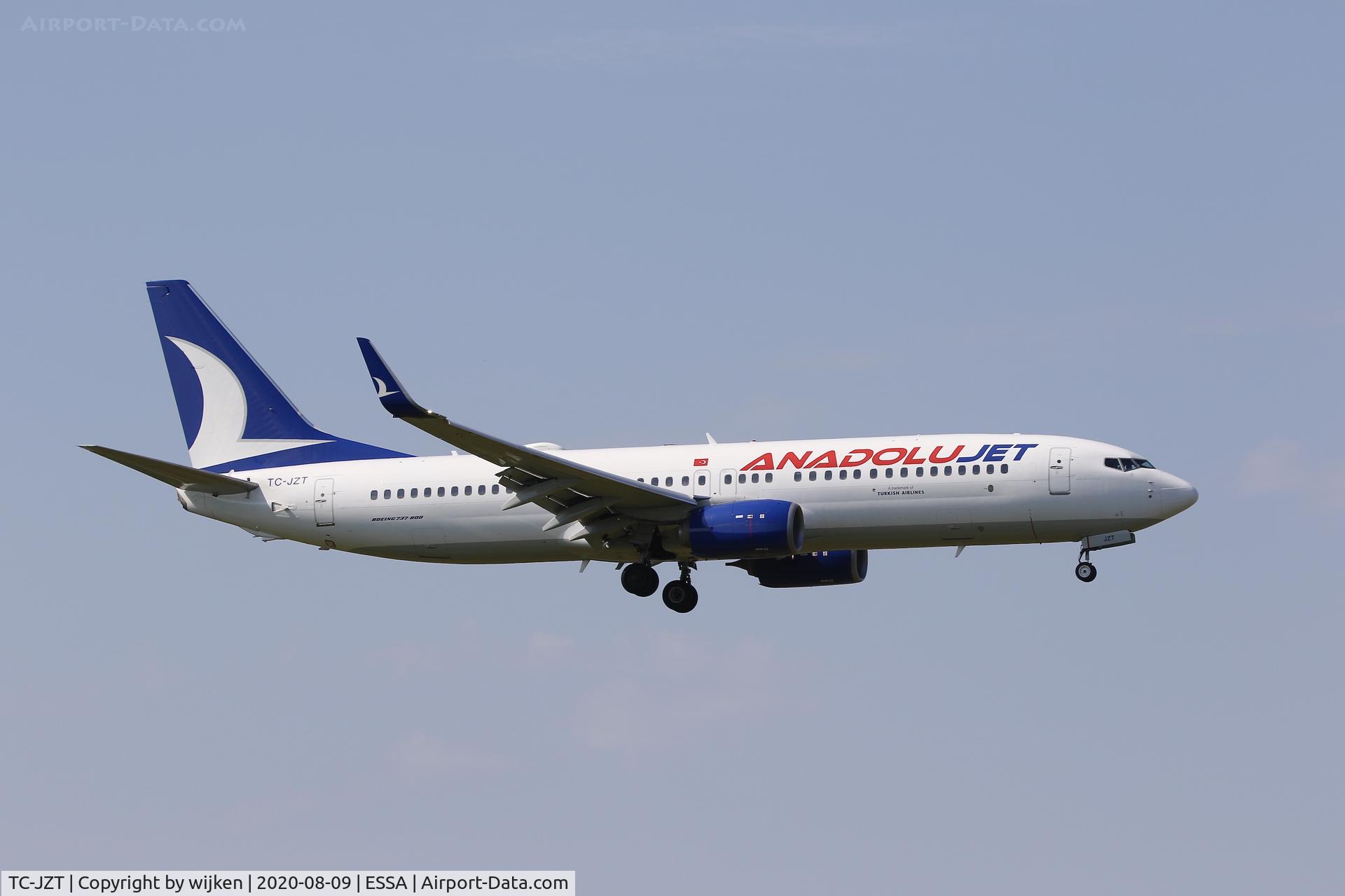 TC-JZT, 2014 Boeing 737-8JP C/N 39032, RWY 01L