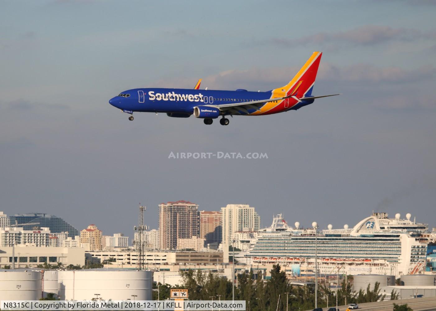 N8315C, 2012 Boeing 737-8H4 C/N 38811, WN 737-800
