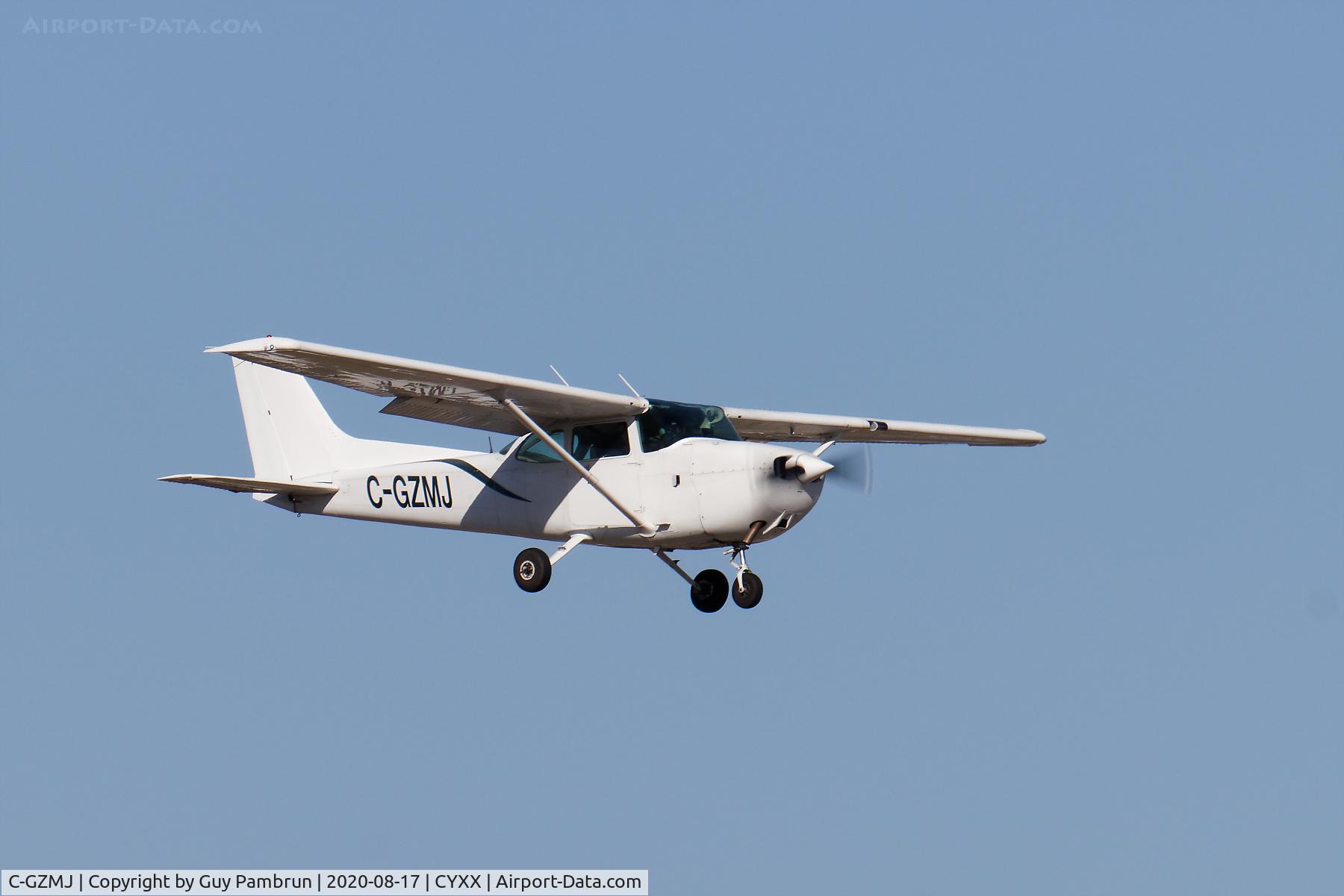 C-GZMJ, 1984 Cessna 172P C/N 17276099, Landing on 19