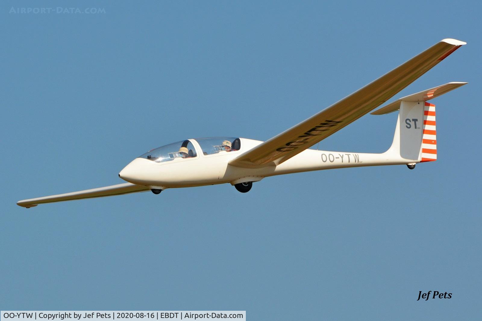 OO-YTW, 1983 Grob G-103 Twin Astir II C/N 3763, At Schaffen Diest.