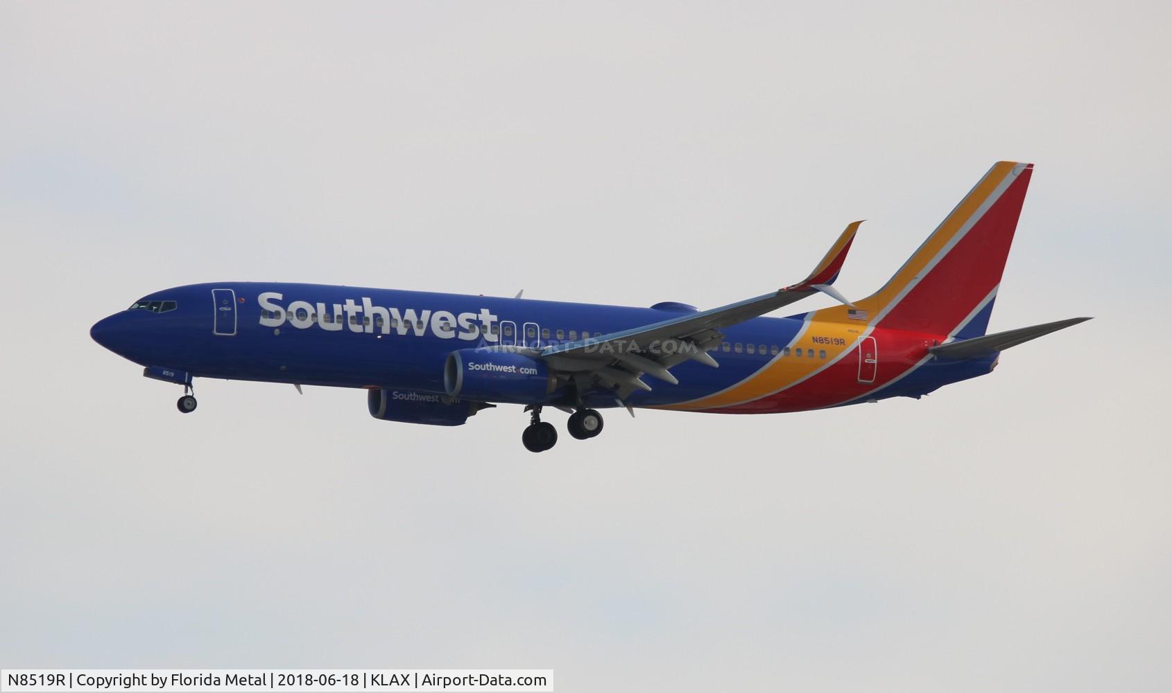 N8519R, 2017 Boeing 737-8H4 C/N 36910, WN 737-800