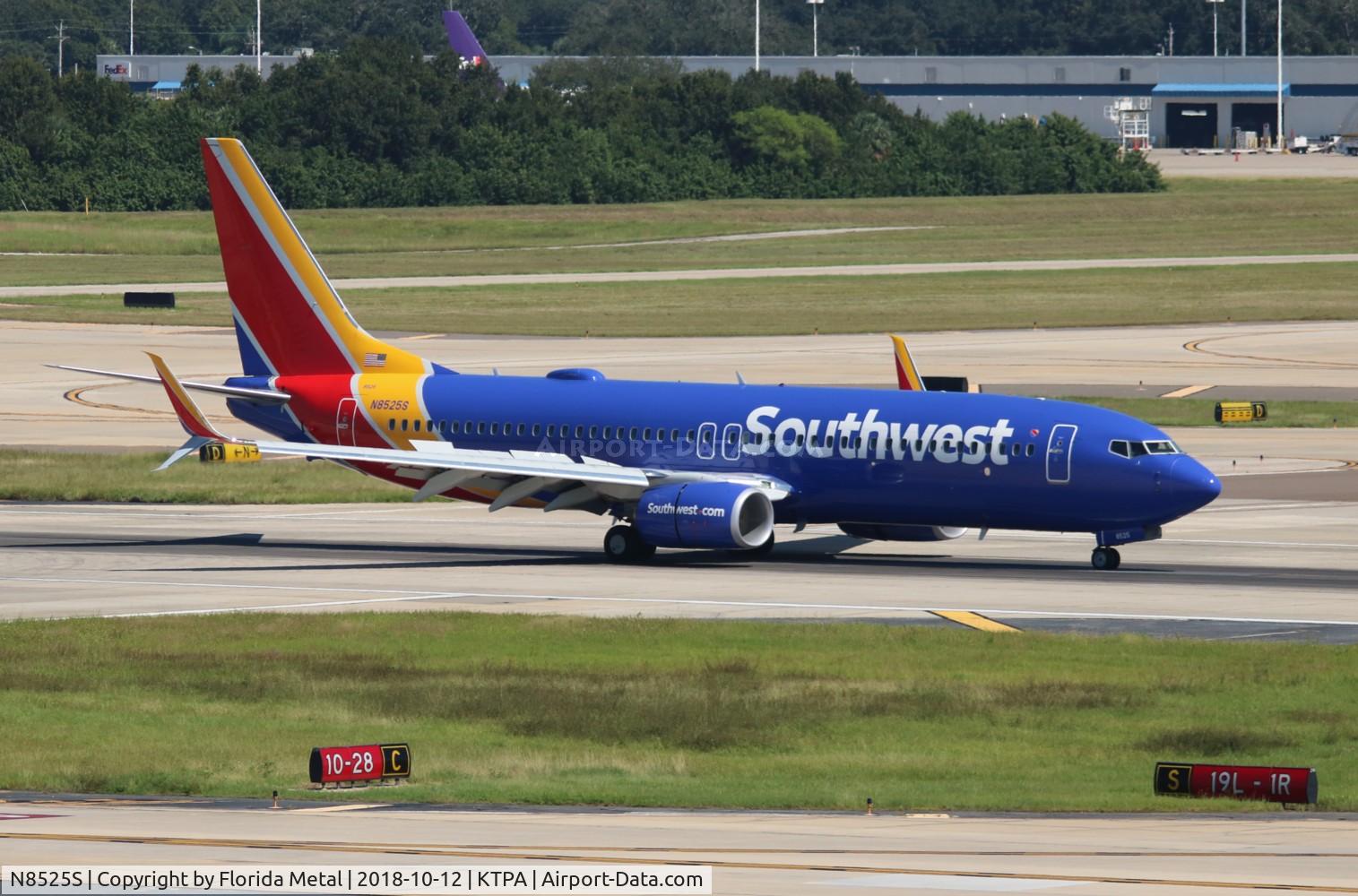 N8525S, 2017 Boeing 737-8H4 C/N 36949, WN 737-800