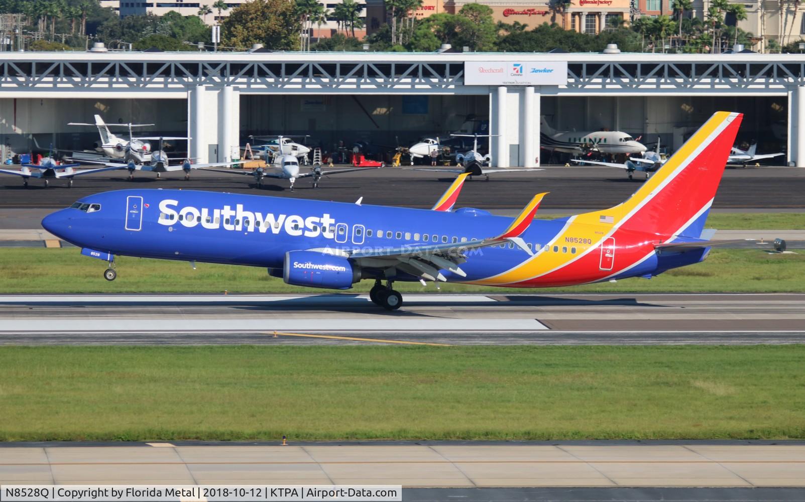 N8528Q, 2017 Boeing 737-8H4 C/N 36927, WN 737-800