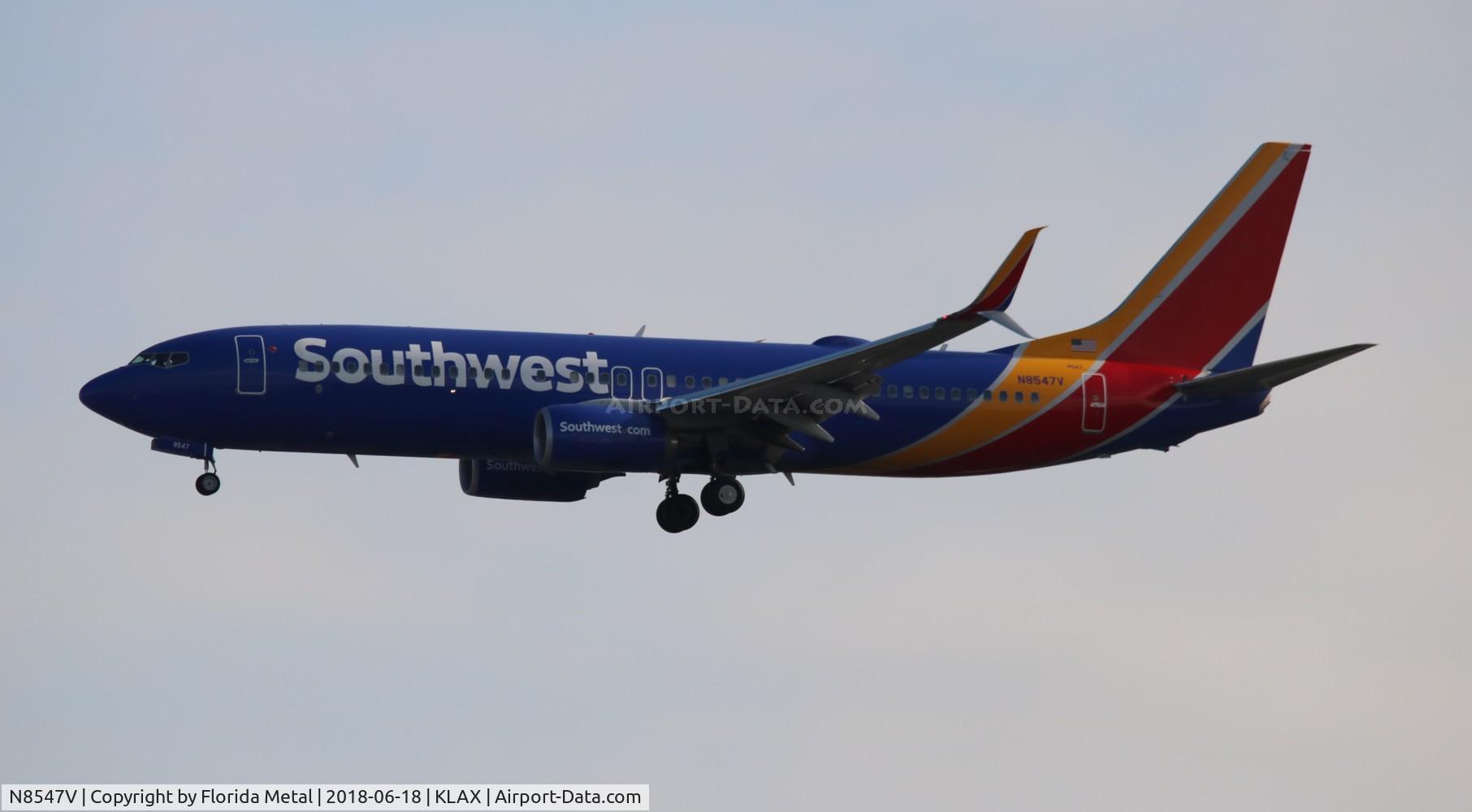 N8547V, 2017 Boeing 737-8H4 C/N 63572, WN 737-800