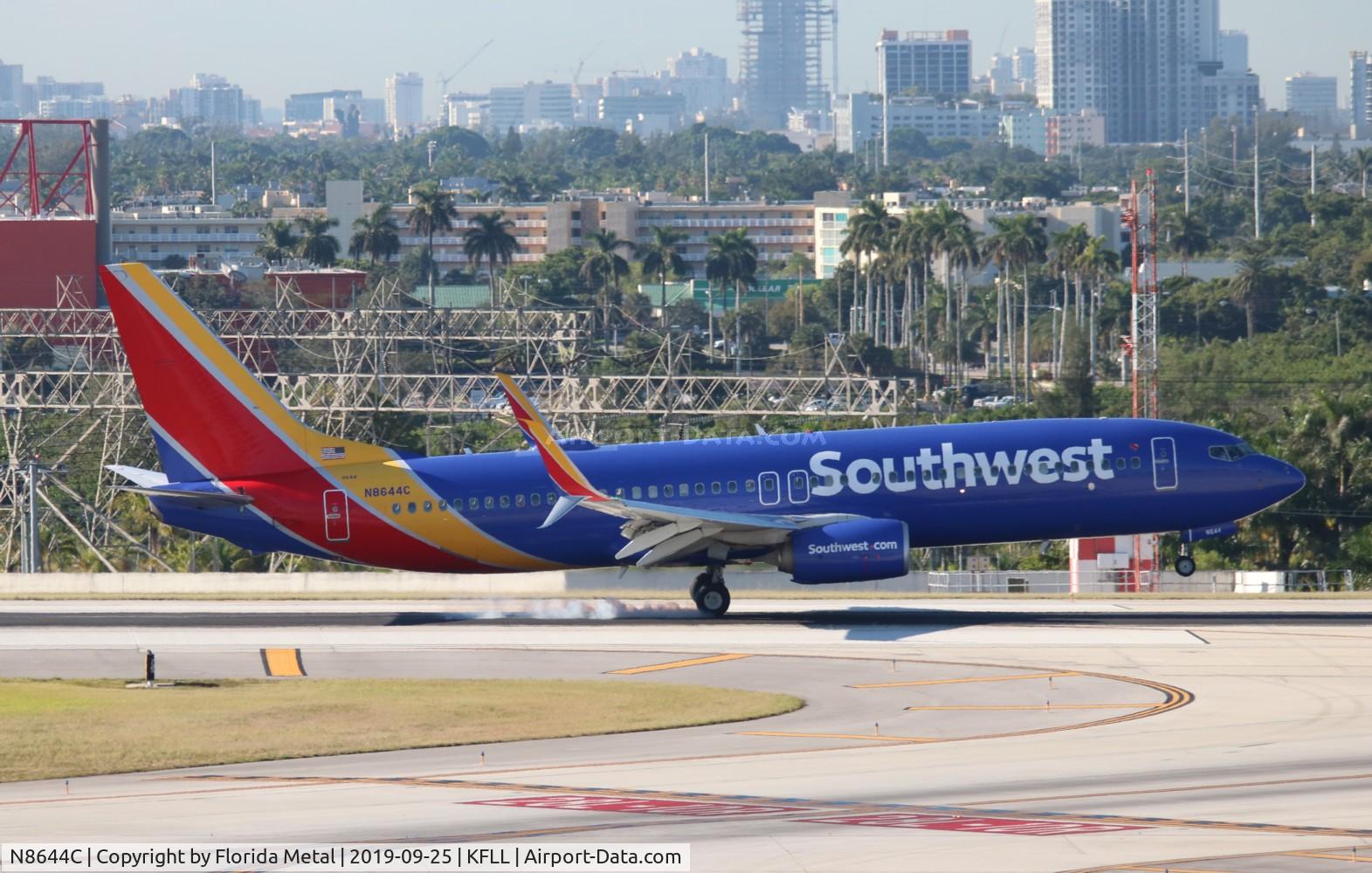 N8644C, 2014 Boeing 737-8H4 C/N 35973, WN 737-800