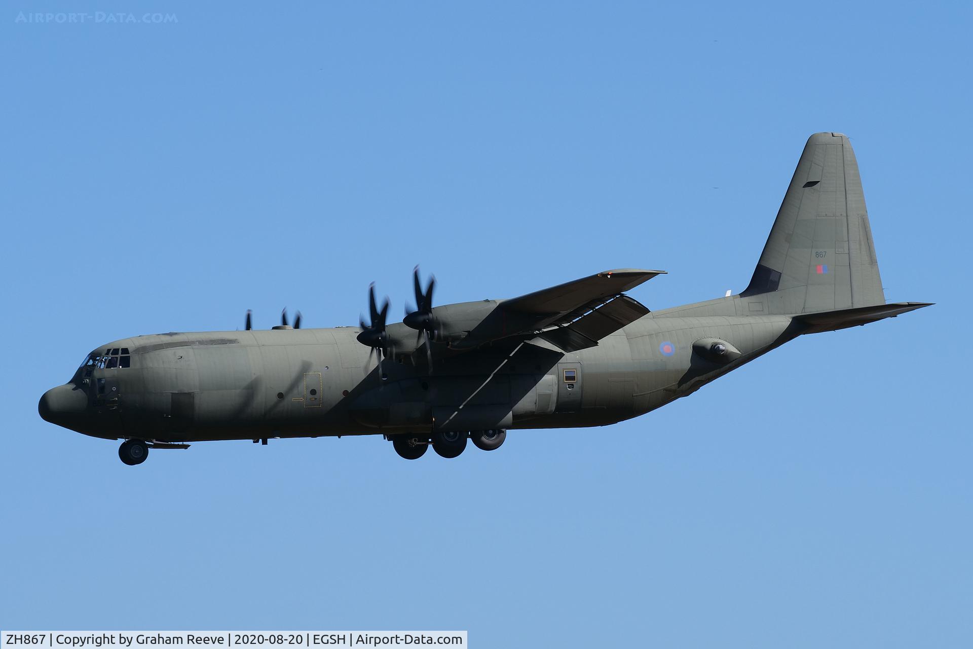 ZH867, 1997 Lockheed Martin C-130J-30 Hercules C.4 C/N 382-5416, Landing at Norwich.