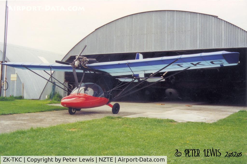 ZK-TKC, Micro Aviation B22 Bantam C/N 0040, J F Bayliss, Te Puke - 1994
