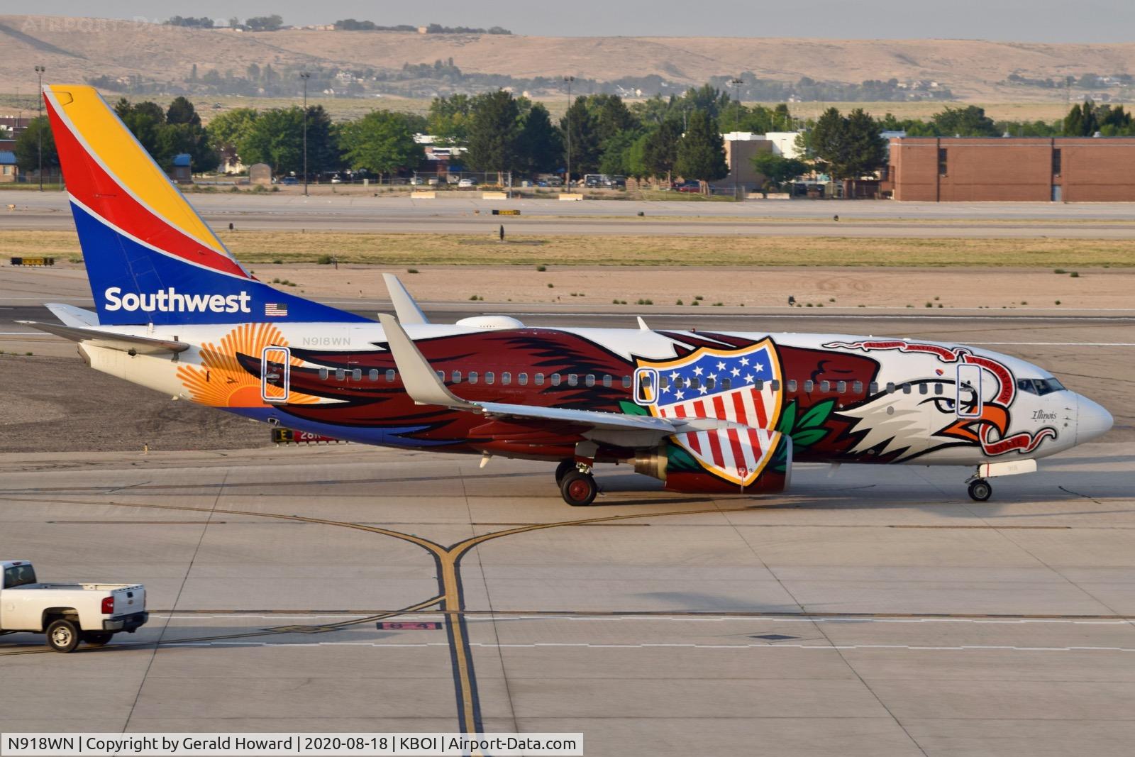 N918WN, 2008 Boeing 737-7H4 C/N 29843, Taxiing on Alpha.