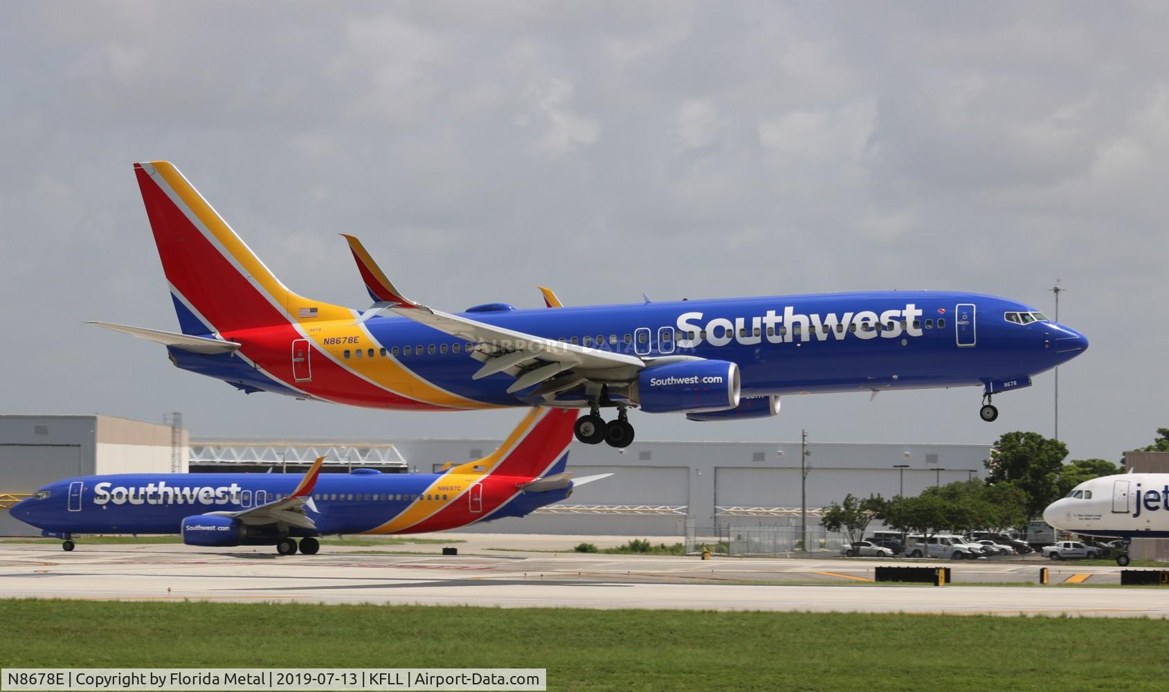 N8678E, 2016 Boeing 737-8H4 C/N 36735, WN 737-800