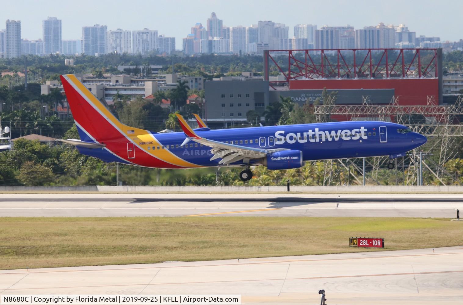 N8680C, 2016 Boeing 737-8H4 C/N 36737, WN 737-800