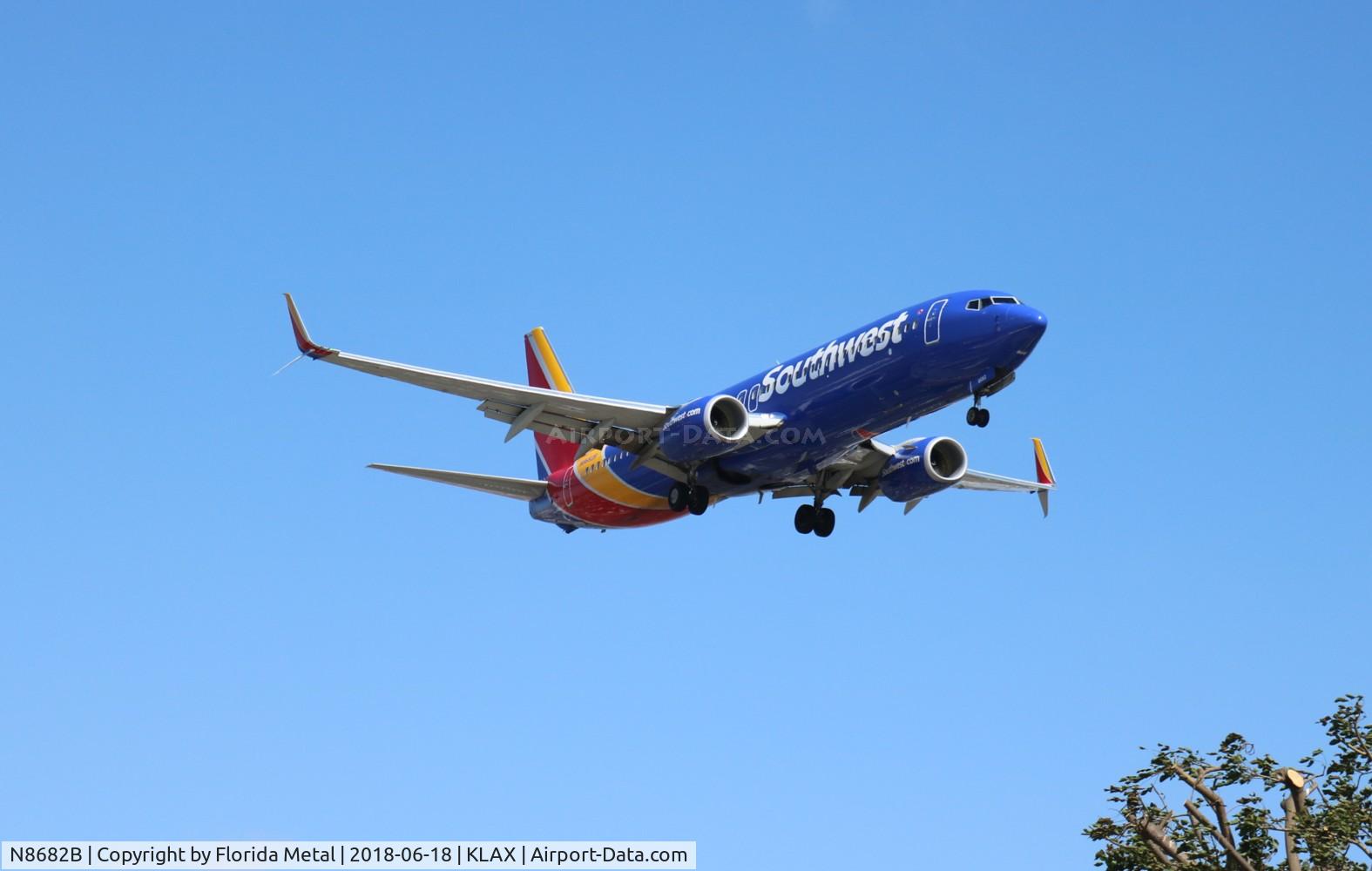 N8682B, 2016 Boeing 737-8H4 C/N 36651, WN 737-800