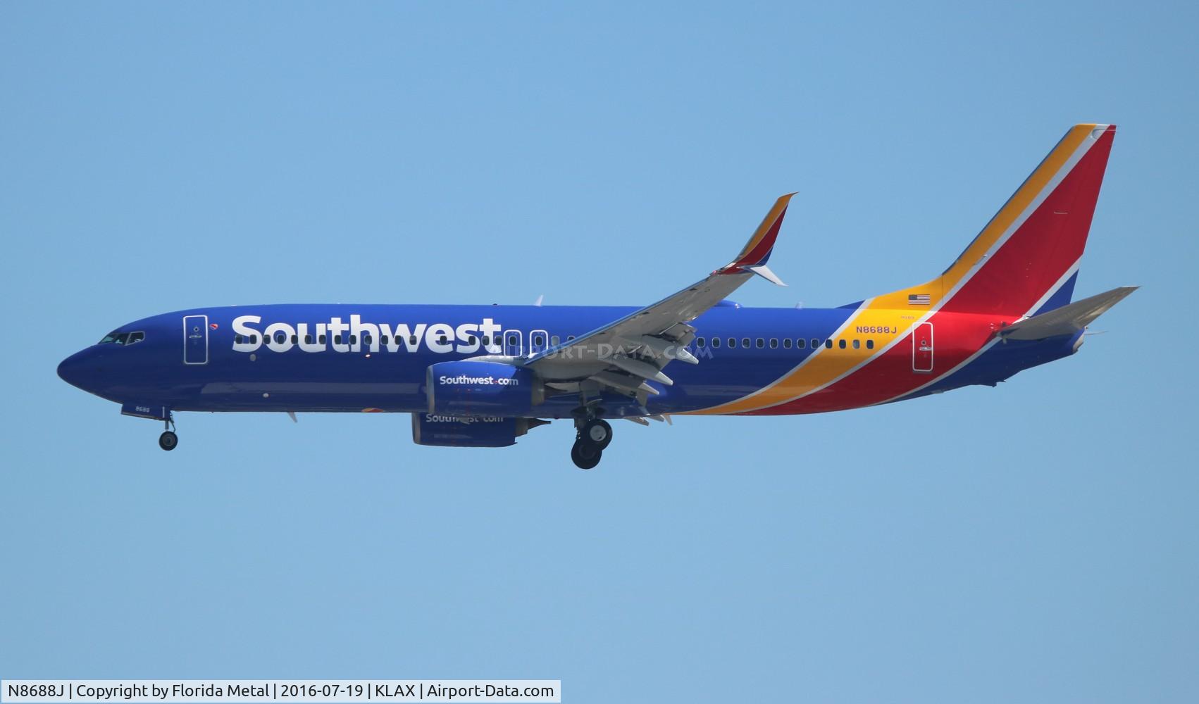 N8688J, 2016 Boeing 737-8H4 C/N 36939, WN 737-800