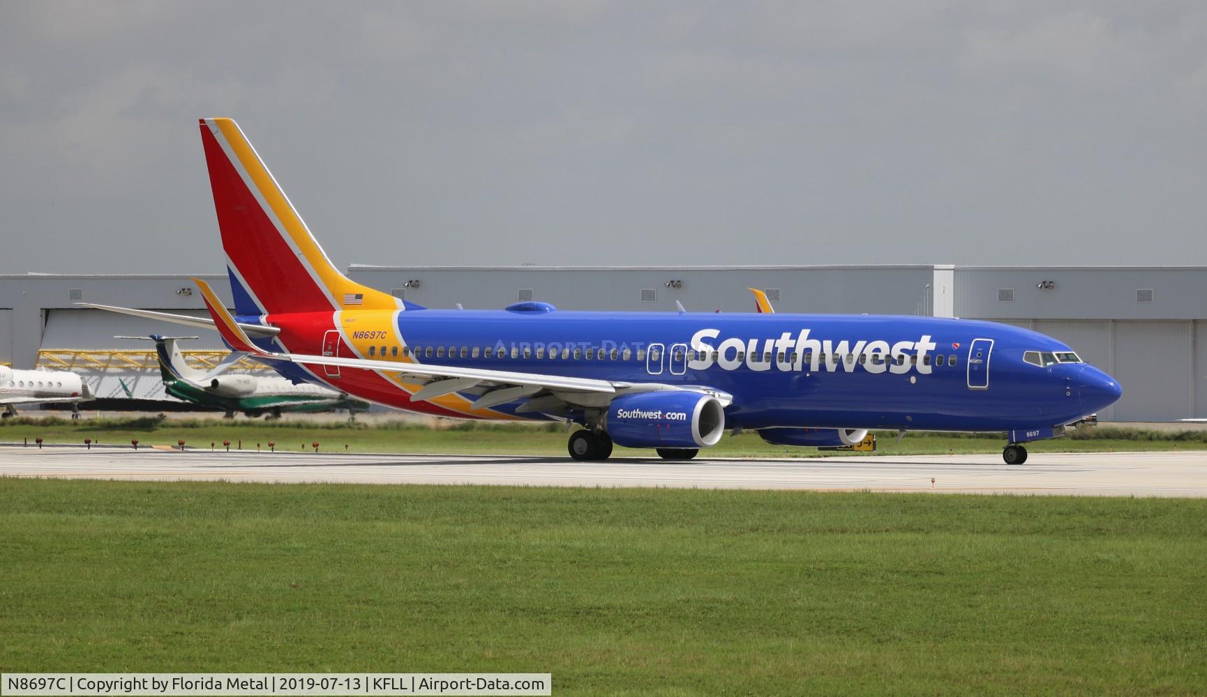 N8697C, 2016 Boeing 737-8H4 C/N 36728, WN 737-800