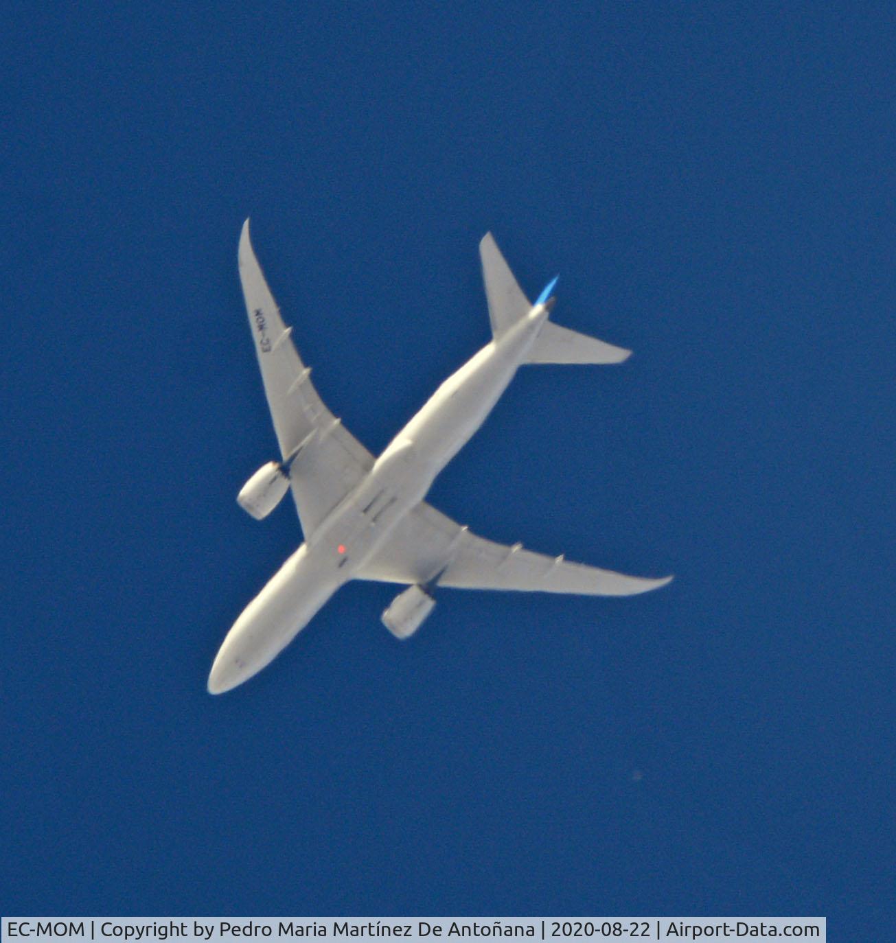 EC-MOM, 2017 Boeing 787-8 Dreamliner Dreamliner C/N 36419, Ventas de Armentia - Condado de Treviño - España