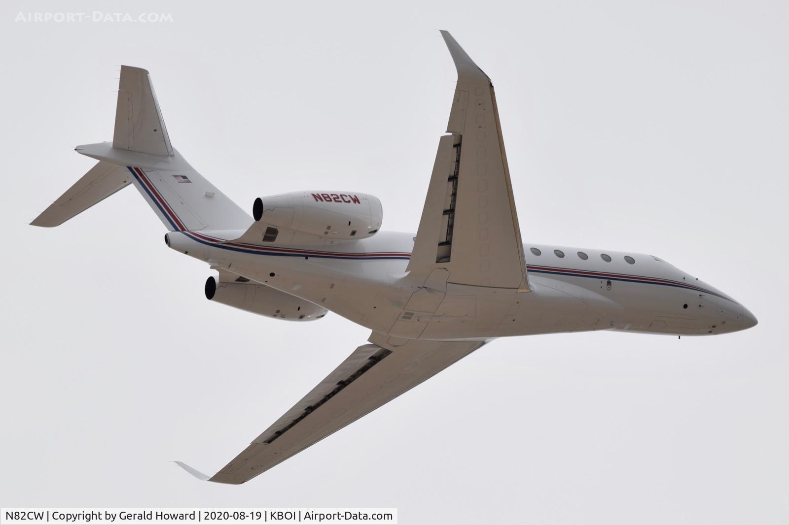N82CW, 2005 Gulfstream Aerospace G-IV (G350) C/N 4019, Departing BOI.