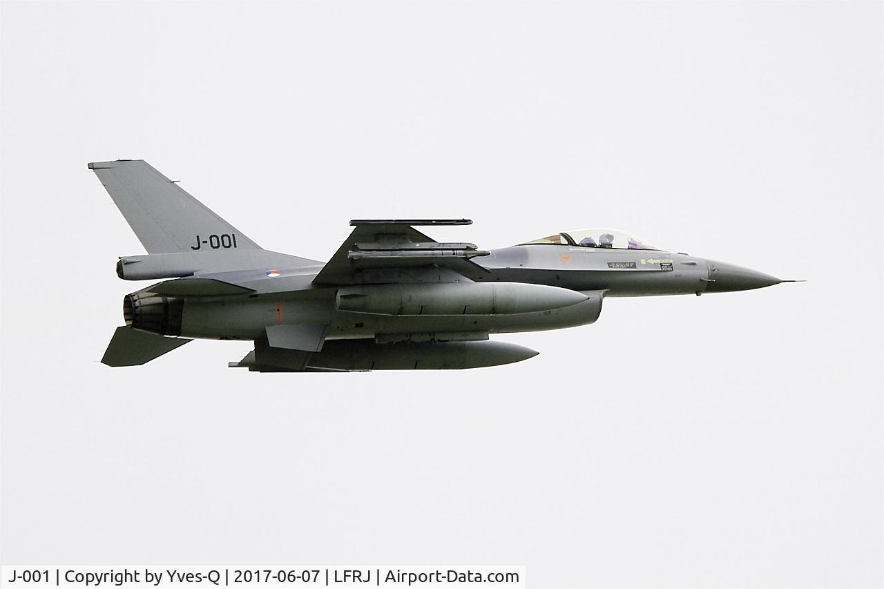 J-001, Fokker F-16AM Fighting Falcon C/N 6D-157, Fokker F-16AM Fighting Falcon, Climbing from rwy 26, Landivisiau Naval Air Base (LFRJ) Tiger Meet 2017
