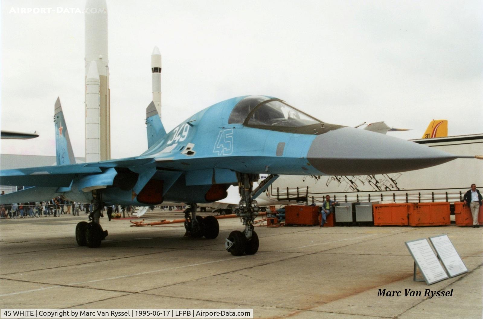 45 WHITE, Sukhoi Su-34 C/N 4160664401801, Paris Airshow 1995.