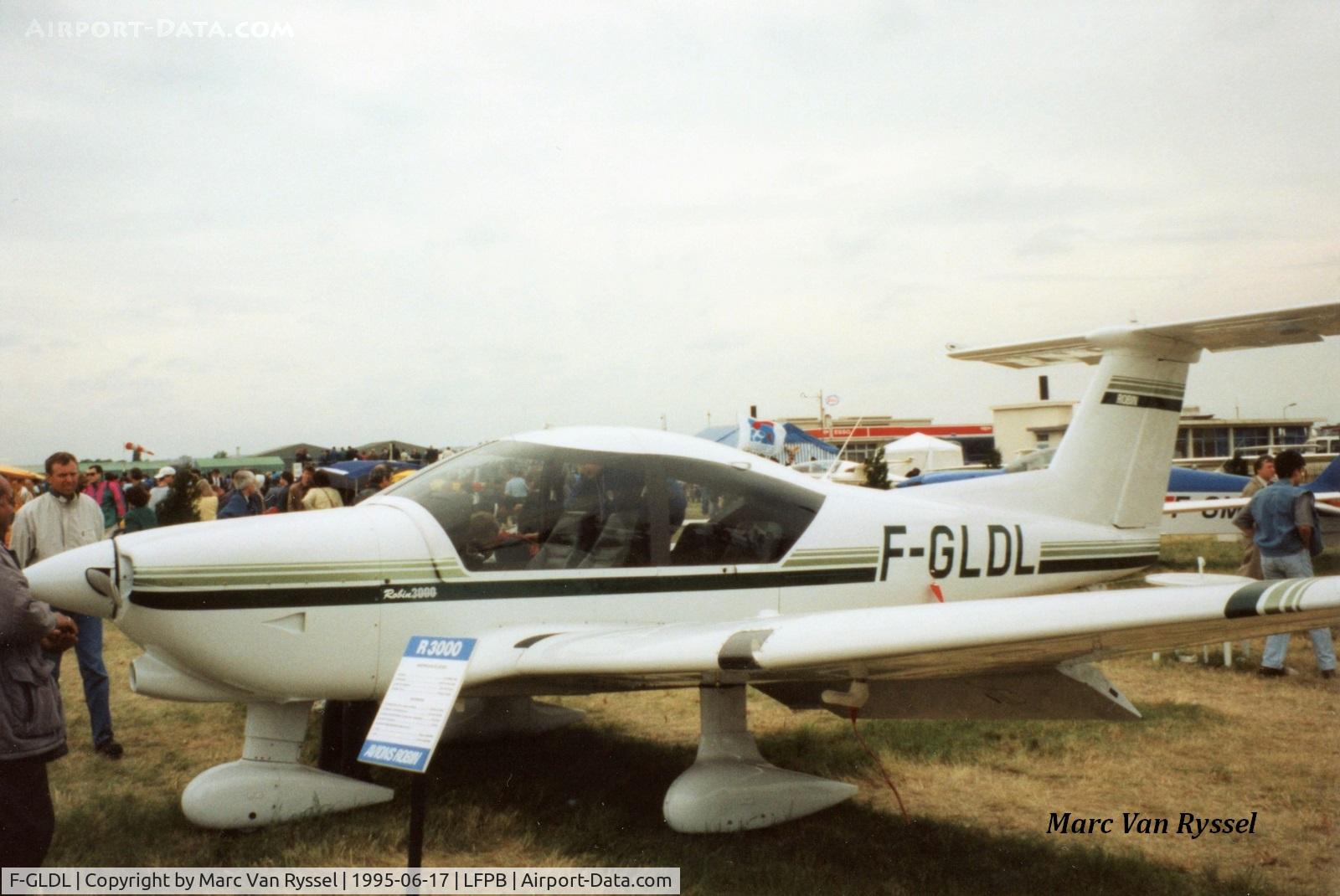 F-GLDL, 1991 Robin R-3000-160 C/N 155, At Paris Airshow 1995.