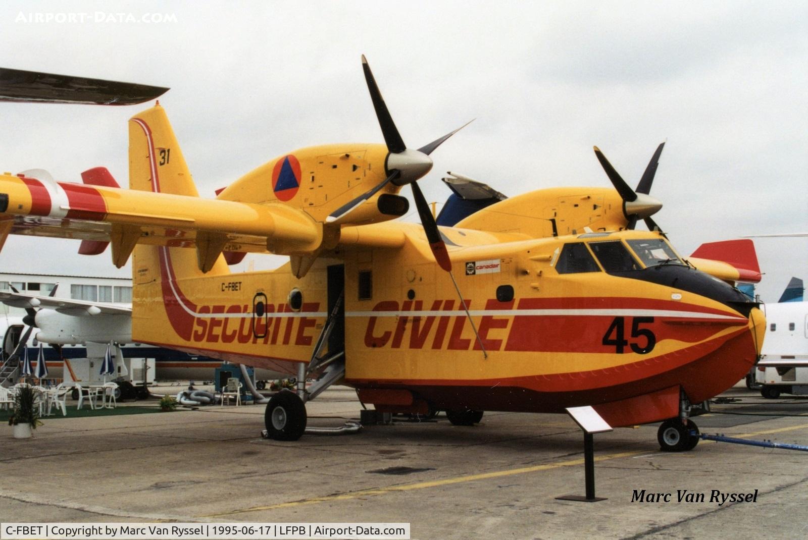 C-FBET, 1993 Canadair CL-215-6B11 CL-415 C/N 2002, At Paris Airshow 1995.