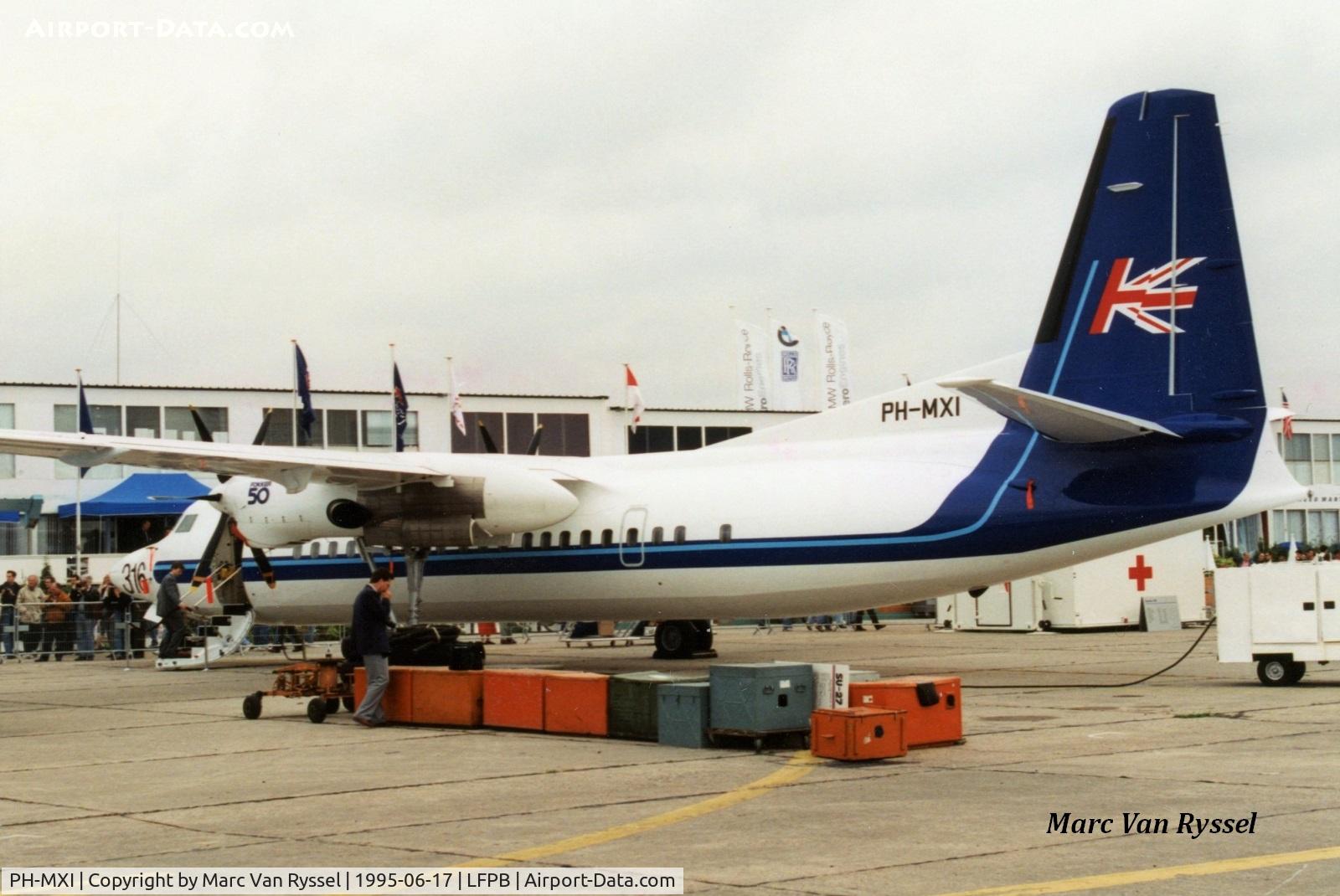 PH-MXI, 1993 Fokker 50 C/N 20287, Paris Airshow 1995.