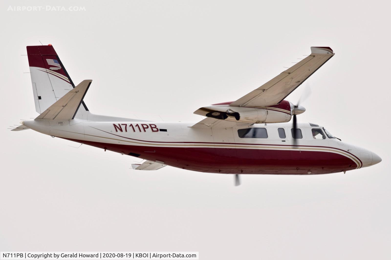 N711PB, 1976 Rockwell International 690B C/N 11356, Departing BOI.