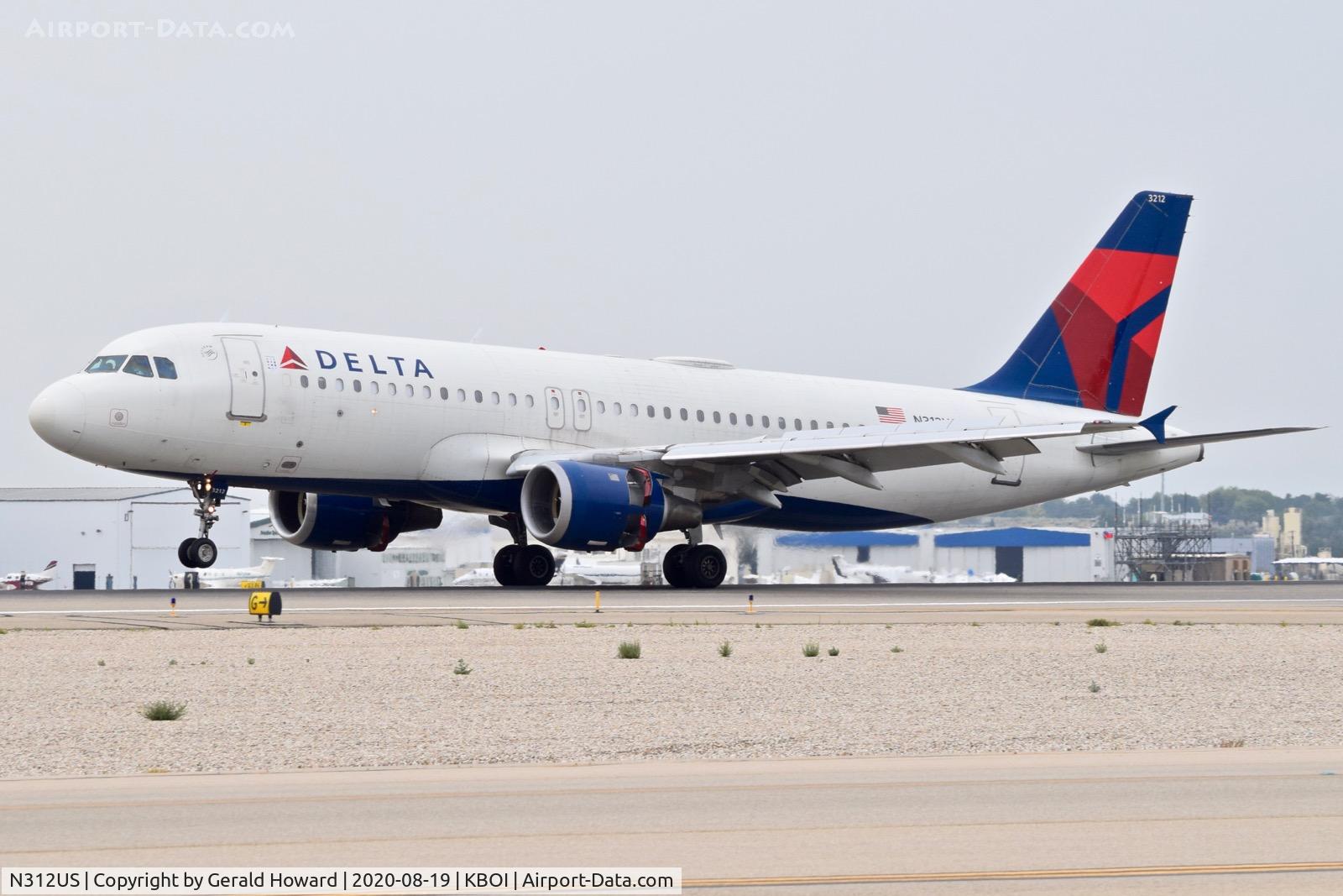 N312US, 1990 Airbus A320-211 C/N 152, Reverse thrusters.