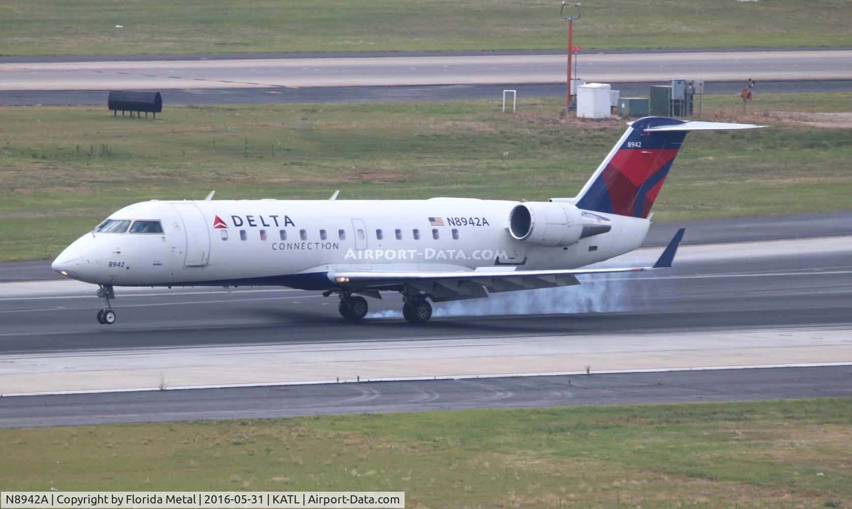 N8942A, 2004 Bombardier CRJ-200 (CL-600-2B19) C/N 7942, Endeavor CR2