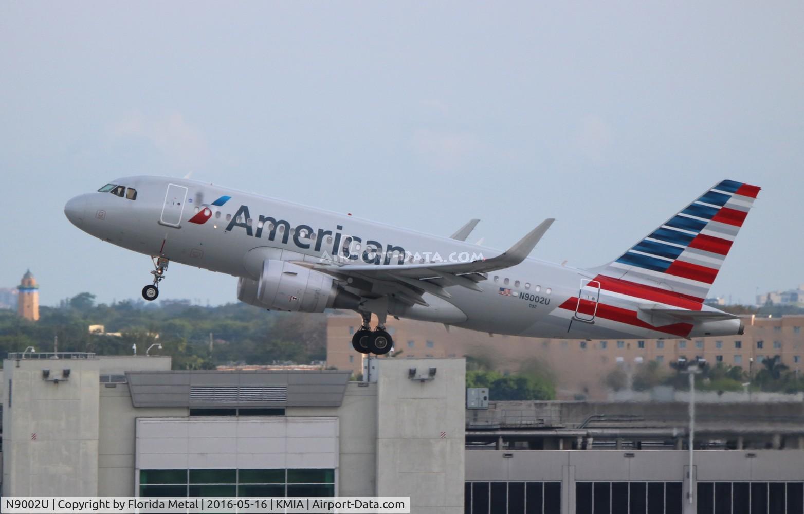 N9002U, 2013 Airbus A319-115 C/N 5698, AAL A319