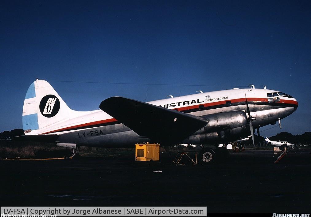 LV-FSA, 1944 Curtiss C-46A Commando C/N 30323, Photo by JORGE ALBANESE
Place: SABE - Aeroparque Jorge Newbery -Buenos Aires, Argentina
Year: 1978
