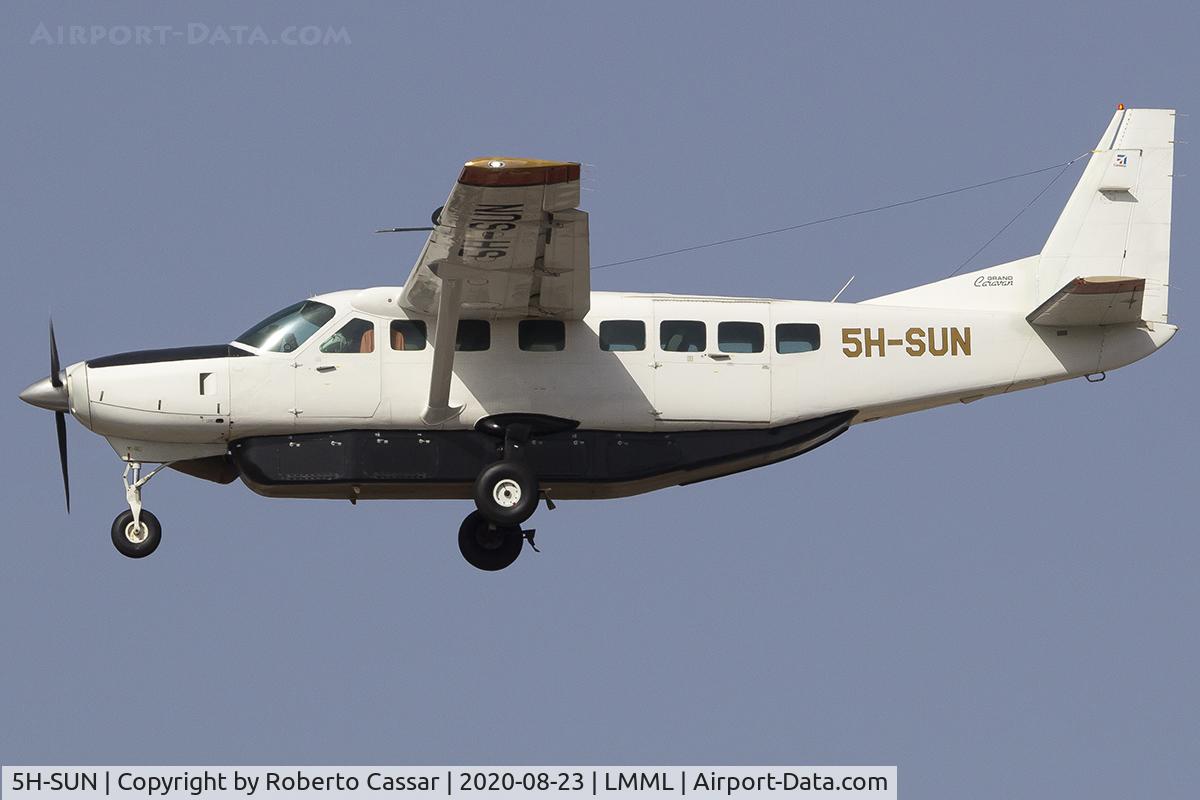 5H-SUN, 1999 Cessna 208B Grand Caravan C/N 208B0754, Runway 31