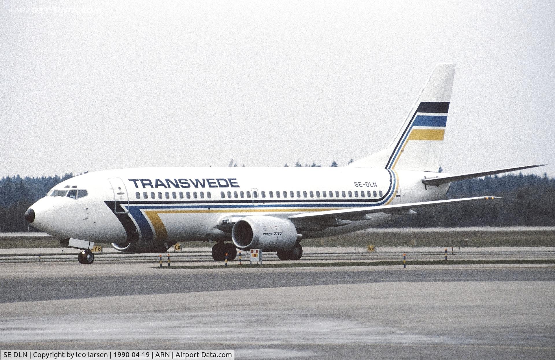 SE-DLN, 1987 Boeing 737-3Y0/SF C/N 23747, Arlanda 19.4.1990