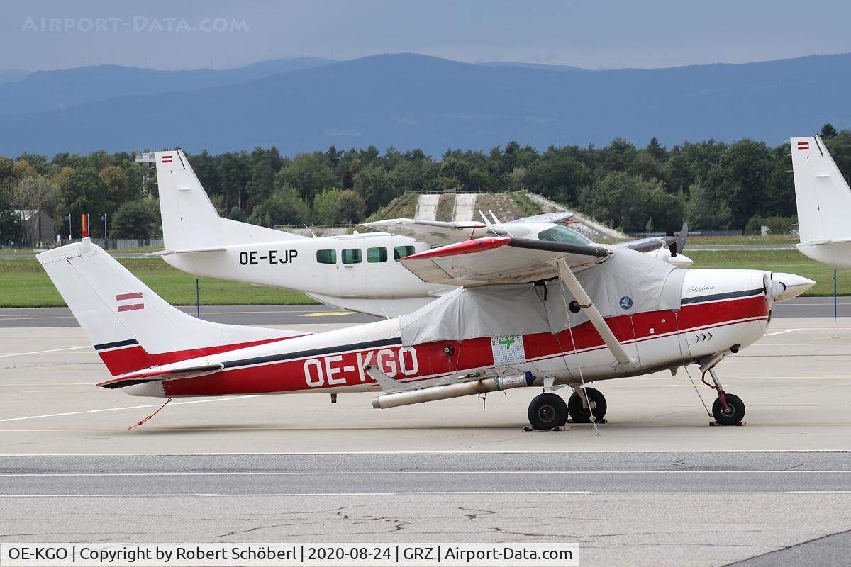 OE-KGO, Cessna 182H Skylane C/N 182-56179, OE-KGO @ LOWG