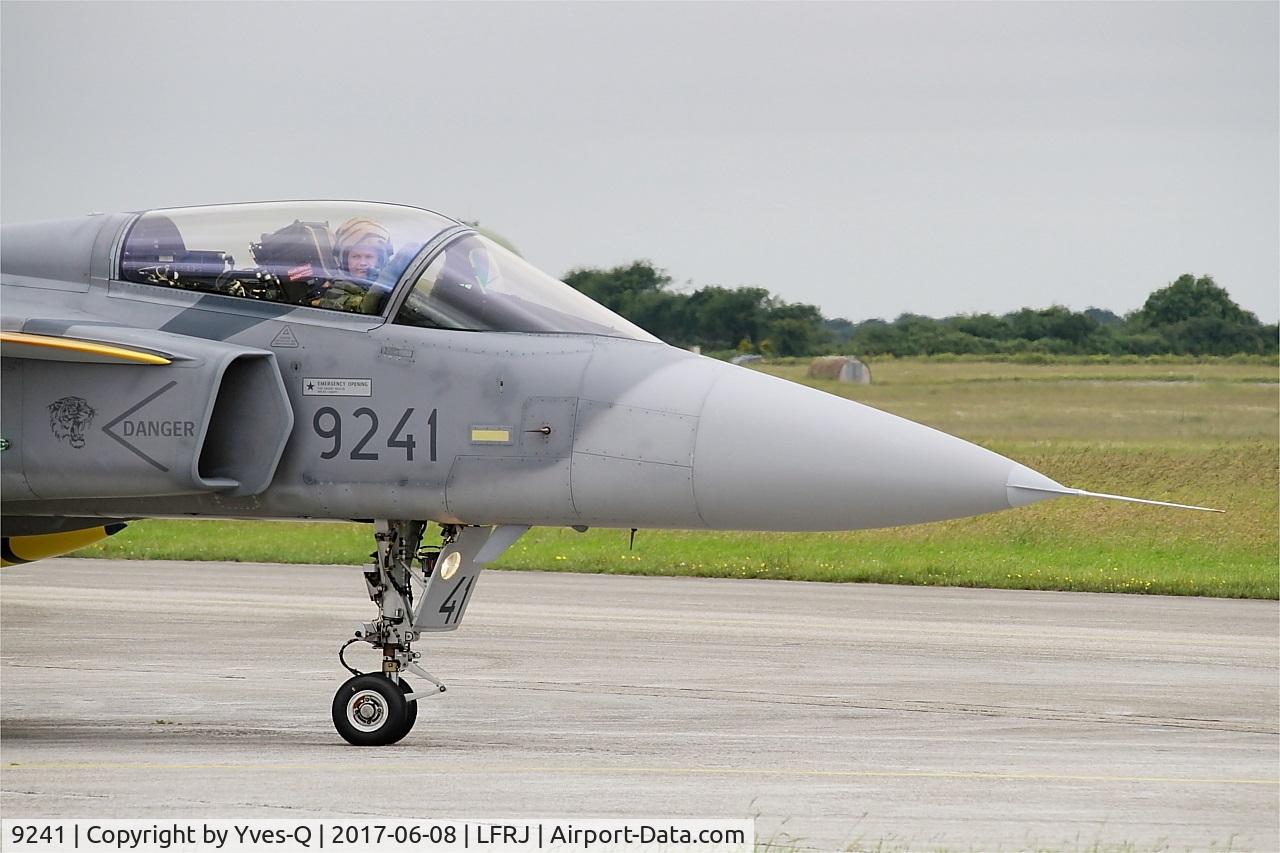 9241, Saab JAS-39C Gripen C/N 39241, Saab JAS-39C Gripen, Taxiing to flight line, Landivisiau Naval Air Base (LFRJ) Tiger Meet 2017