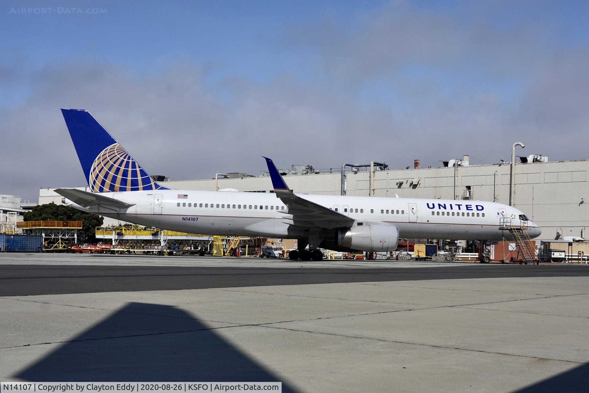 N14107, 1994 Boeing 757-224 C/N 27297, SFO 2020.
