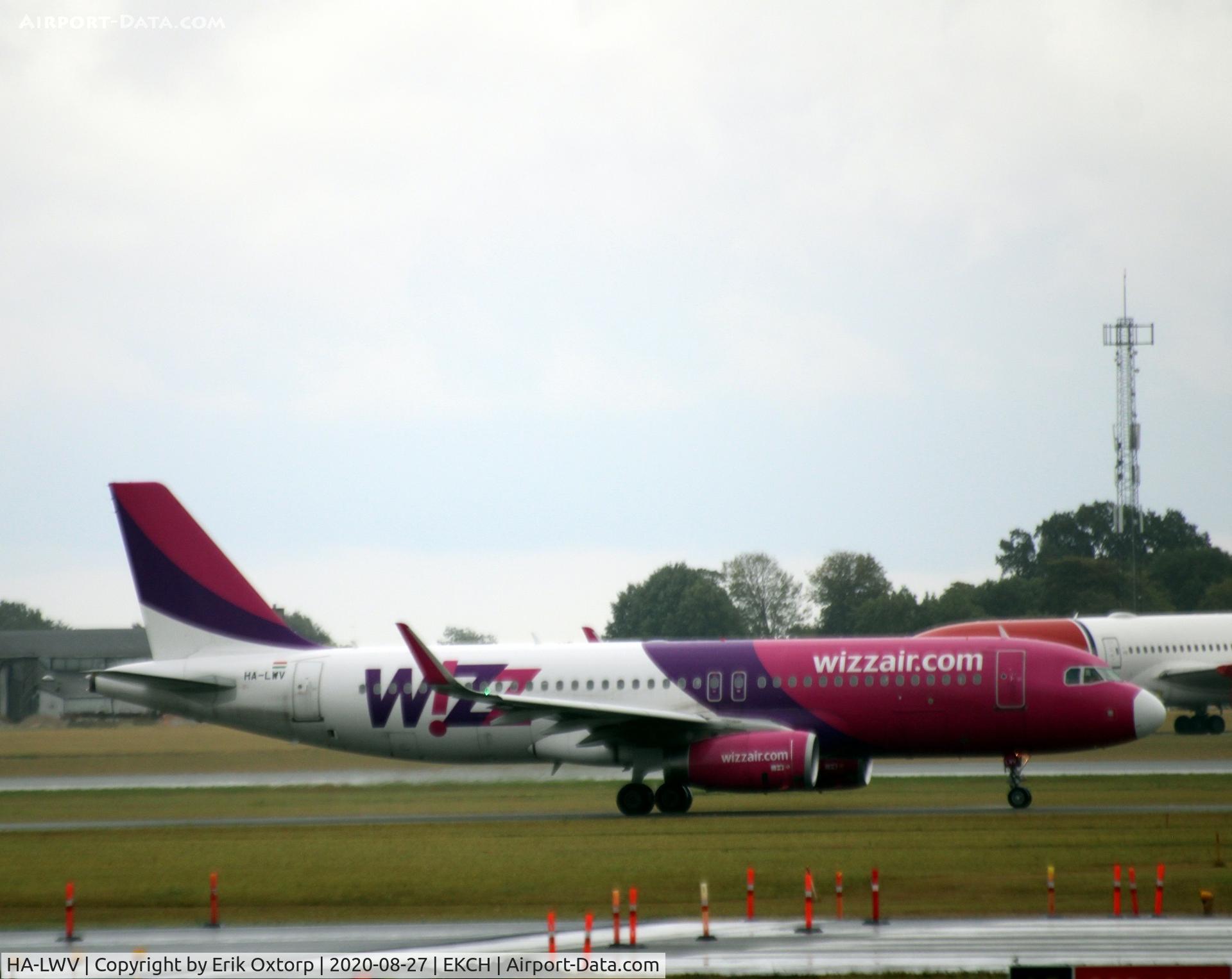 HA-LWV, 2013 Airbus A320-232 C/N 5660, HA-LWV in CPH