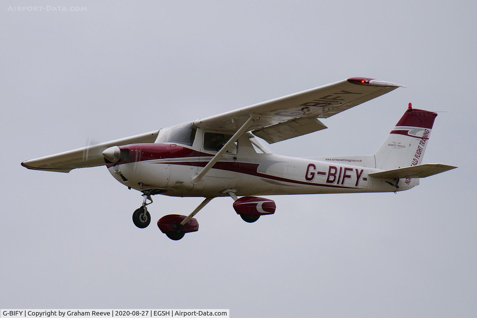 G-BIFY, 1972 Reims F150L C/N 0829, With spats on the main wheels.