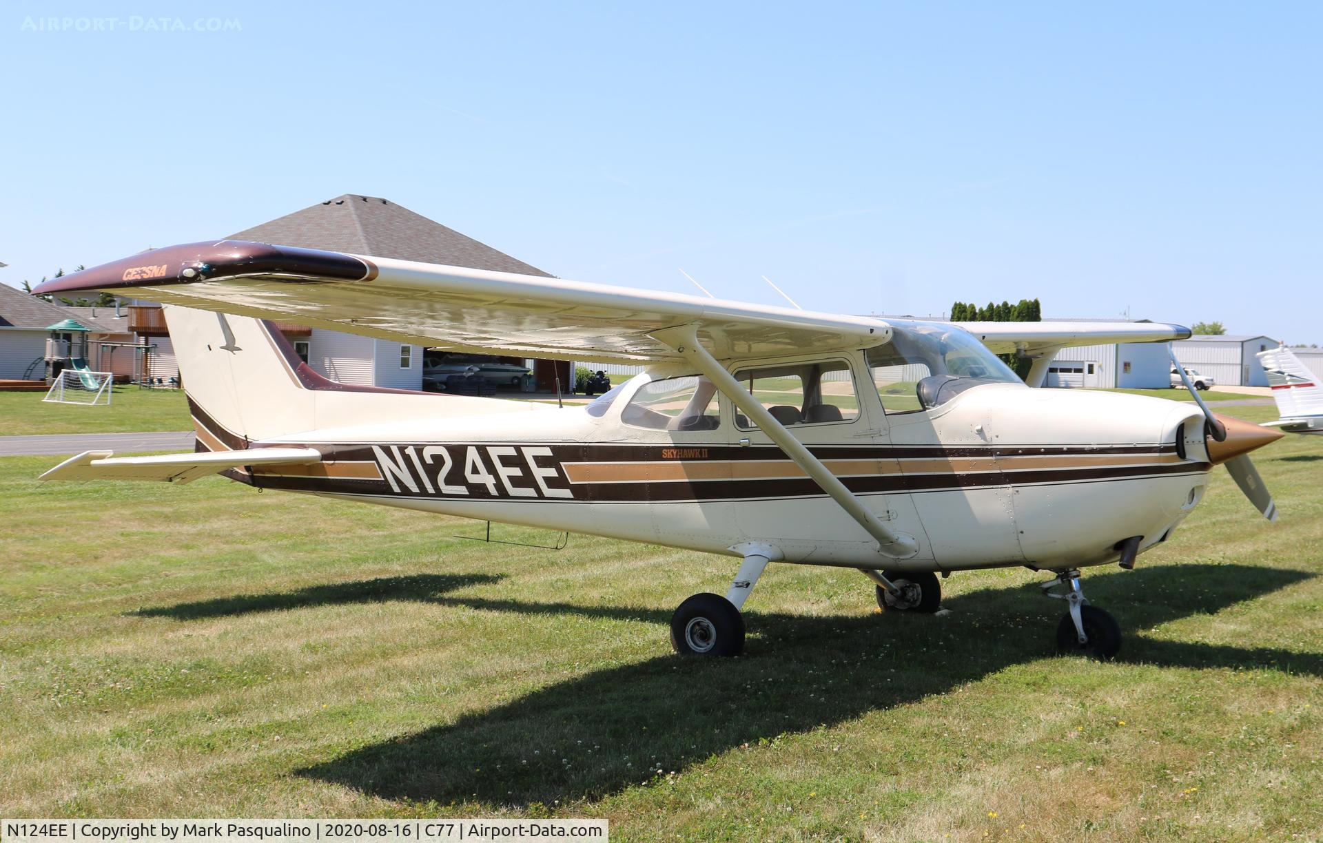 N124EE, Cessna 172N C/N 172-68996, Cessna 172N