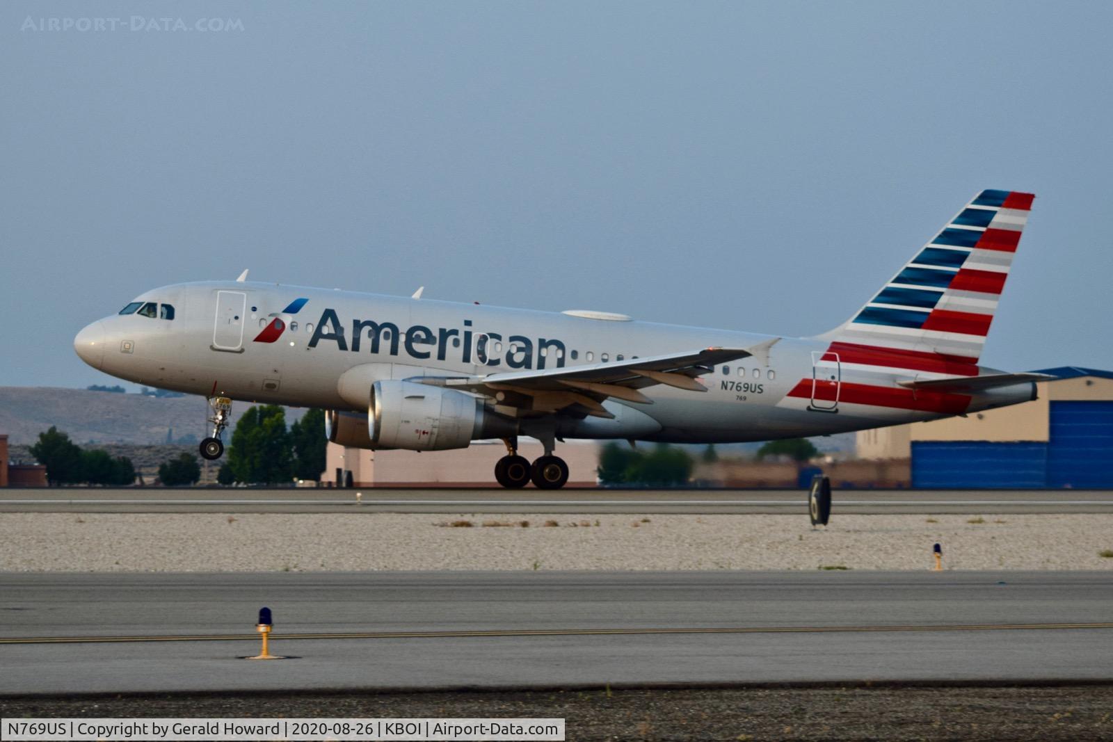 N769US, 2000 Airbus A319-112 C/N 1391, Take off from 10L.