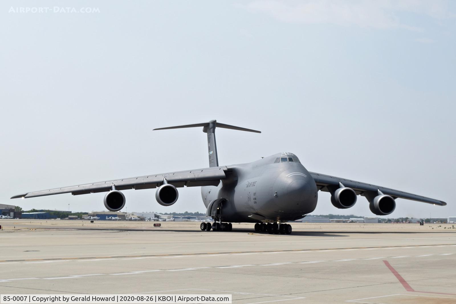 85-0007, 1985 Lockheed C-5M Super Galaxy C/N 500-0093, Crossed 28R onto Alpha. 9th Airlift Sq., 436th Airlift Wing, Dover, DE.