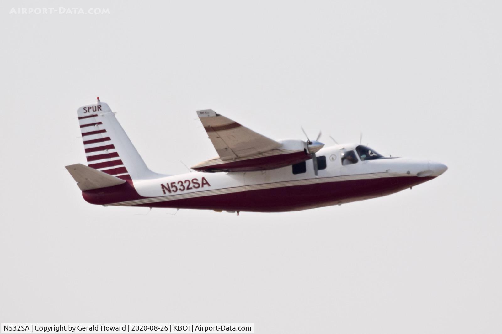 N532SA, 1969 Aero Commander 500 S C/N 1868-44, Departing BOI.