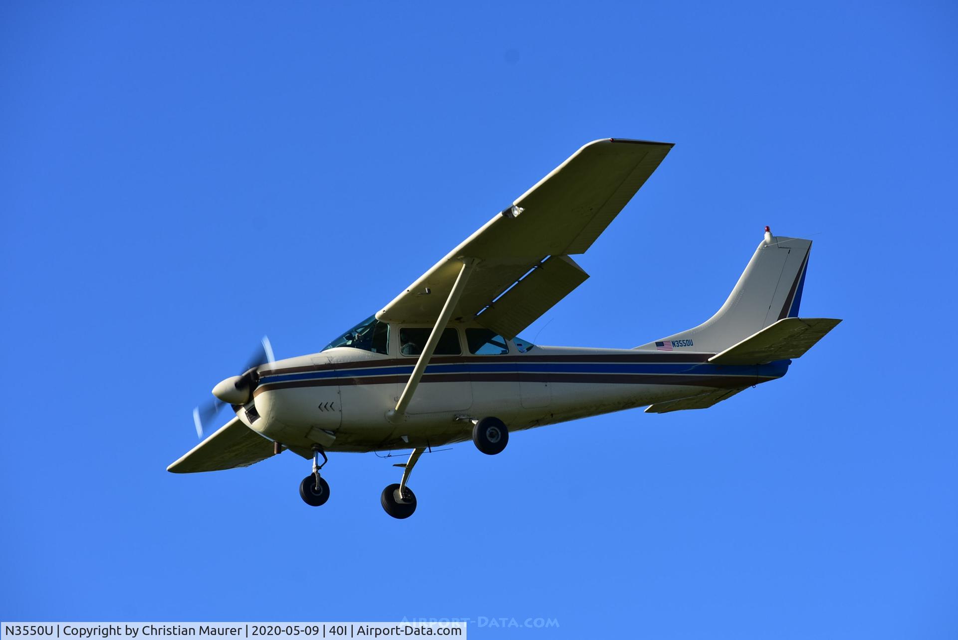 N3550U, 1963 Cessna 182F Skylane C/N 18254950, Cessna 182F on short final