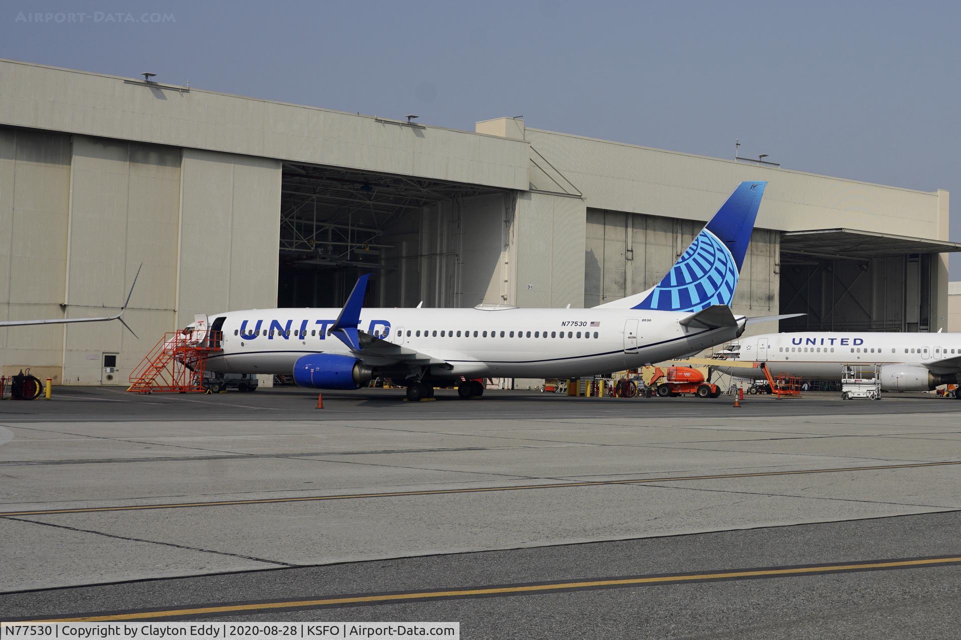 N77530, 2011 Boeing 737-824 C/N 39998, SFO 2020.